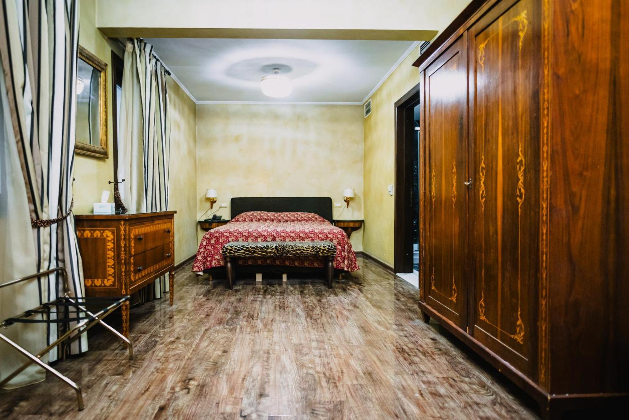 Vigo Hotel Ploieşti Exteriér fotografie