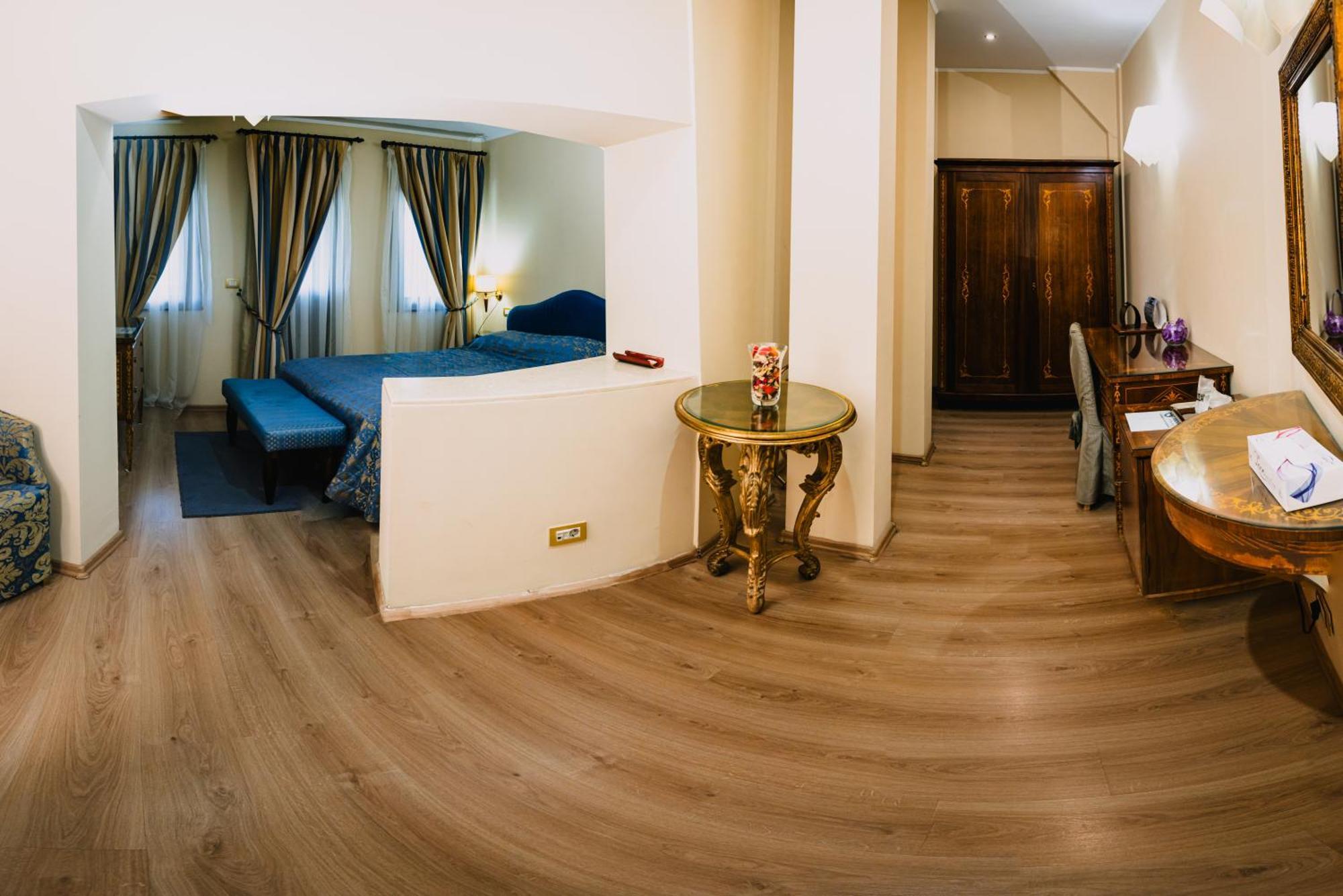 Vigo Hotel Ploieşti Exteriér fotografie